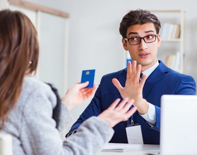 Posso me negar a vender para um cliente inadimplente? Entenda!